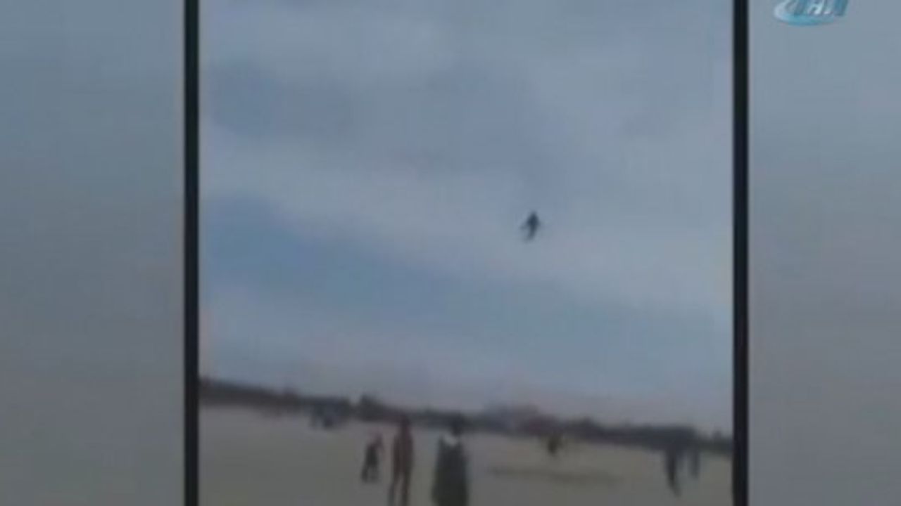 Paraşütle havalanan adam yere çakıldı