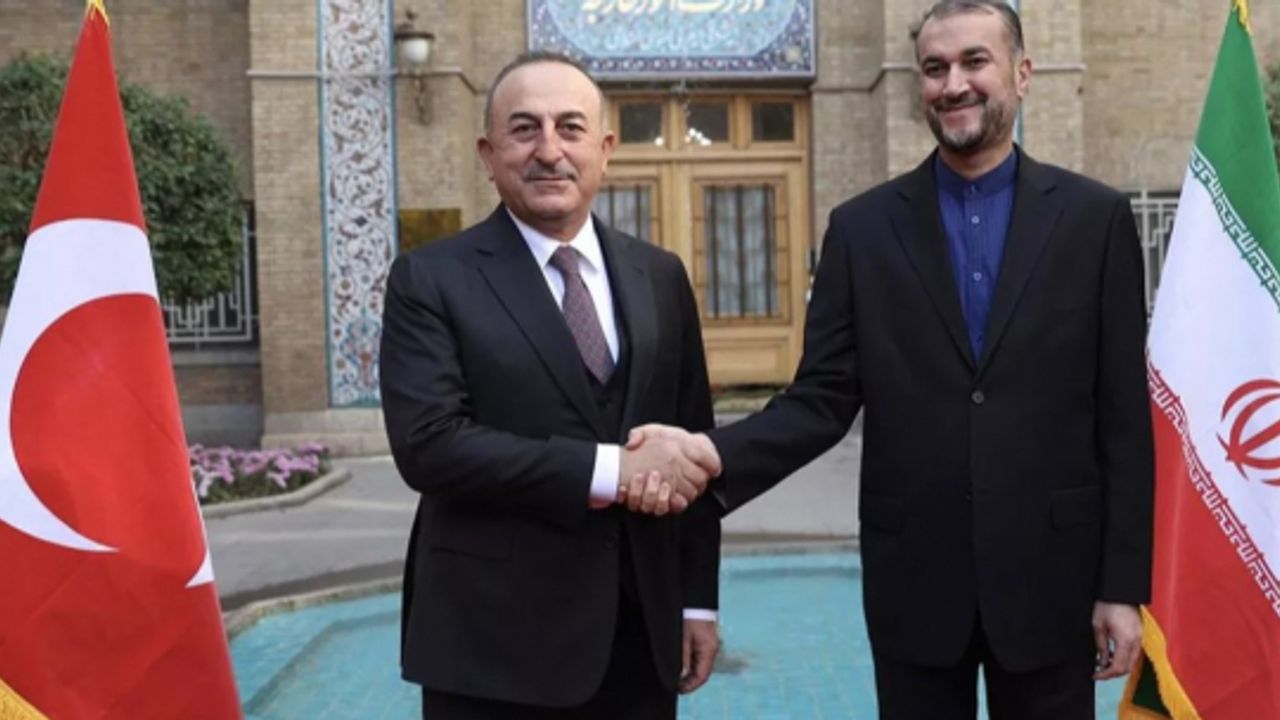 Bakan Çavuşoğlu, İranlı mevkidaşı ile görüştü