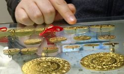Altın fiyatları kritik seviyede: 13 Kasım altın fiyatlarında bir rekor daha kırıldı, resmen zirveyi gördü