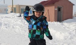 2 yaşındaki minikten snowboardculara taş çıkartan hareketler