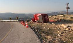 Ölüm virajında korkunç kaza! 4 kişi hayatını kaybetti