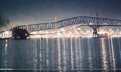 ABD’de Gemi köprüyü yıktı