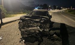 Otomobiller Kafa Kafaya Çarpıştı: 1 Ölü, 2 Yaralı