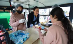 İzmir'de öğrenci otobüsünde Kent Lokantası dayanışması