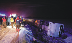 Aksaray’da yolcu otobüsü devrildi: 20 yaralı