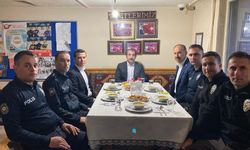 Arpaçay Kaymakamı Muhammed Burak Akköz, emniyet mensuplarıyla iftar yaptı