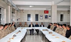 Kars Valisi Ziya Polat,  Jandarma personeliyle iftarda bir araya geldi