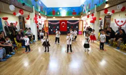 Minikler 23 Nisan'ı eğlenceli kutladı