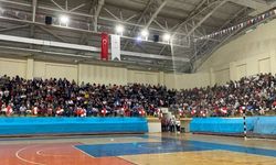 Isparta'da spor salonu yetmiyor, vatandaşlar stadyum istiyor