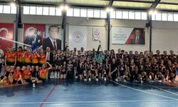 Serik Yıldızlar ve Küçükler Kızlar Voleybol İlçe Şampiyonası sona erdi