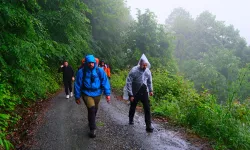 Yağmur eşliğinde cennet tabiatı keşfettiler!