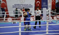 Ağrı'da 'İsmet Sarı Genç Erkekler Türkiye Ferdi Boks Şampiyonası' başladı!