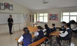 Akyaka Kaymakamı İsmail Demirtaş, Boyuntaş Köyünde öğrencilerle buluştu