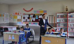 Akyaka Kaymakamı İsmail Demirtaş, Hacıpiri Köyü İlkokulunu ziyaret etti