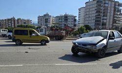 Antalya Kumluca'da trafik kazası: 2 yaralı