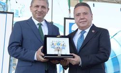 Antalya mavi bayrakta zirveyi kimseye bırakmıyor! Vali Şahin'den açıklama