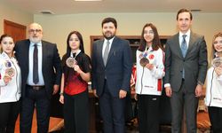 Avrupa'da büyük başarı gösteren millî karatecilerden RTÜK’e ziyaret