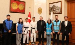 Gençlik Haftası kapsamında gençlerden Vali Polat'a ziyaret