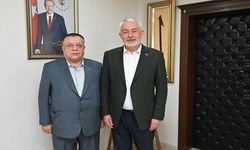 Isparta'da emeklilerden Başkan Başdeğirmen’e hizmet teşekkürü