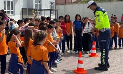 Jandarmadan öğrencilere trafik eğitim semineri