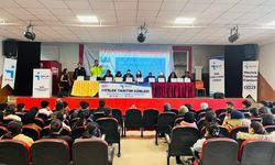 Kağızman'da son sınıf öğrencilerine “Meslek Tanıtım Günü” etkinliği yapıldı
