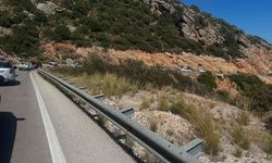 Kalkan-Kaş yolu yaşanan kaza sonrası geçici süreliğine kapandı