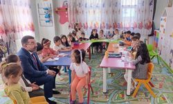 Kars Milletvekili Adem Çalkın, 4-6 yaş grubu Kur'an Kursu'nu ziyaret etti