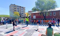 Kars'ın Akyaka ilçesinde öğrencilere "Bir Kural Bir Ömür" Projesiyle güvenli gelecek inşa ediliyor