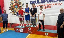 Karslı boks sporcuları Ordu'da Türkiye üçüncüsü oldu