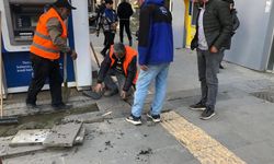 Kars'ta bozulan kaldırımlar belediye ekiplerince onarıldı