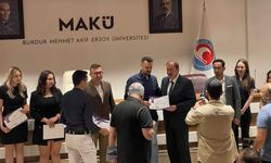 MAKÜ'de öğrencileri Ticaret Elçisi Sertifikası'nı Meçikoğlu’ndan aldı