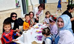 Öğrenciler, anneler günü hediyelerini  anneleriyle birlikte hazırladılar