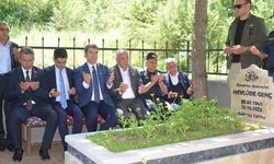 Solingen faciasında hayatını kaybedenler kabirleri başında anıldı