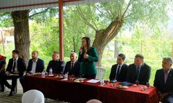 Vali Bilgihan'dan Altınyayla'ya yatırım ve vefa ziyareti