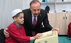 Vali Erin, Kur'an öğrenen öğrencilerle bir araya geldi