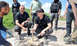 Vali Ziya Polat, Ani Ören Yeri'ndeki sur içi yürüyüş yollarında devam eden çalışmaları inceledi