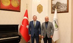 Vali Ziya Polat, Erzurum Vakıflar Bölge Müdürü Murat Uslu’yu ağırladı