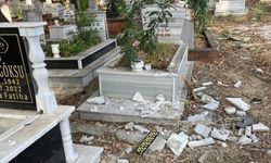 Antalya'da mezarlığa saldırı: 12 mezar taşı kırıldı