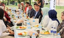 Bilecik Valisi Sözer, bayramda öğrencilerle buluştu