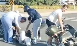 Düzce'de motosiklet sürücüsü yola savruldu