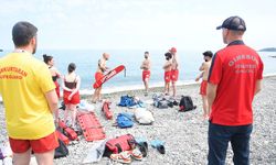 Giresun plajları cankurtaran ekipleriyle güvende