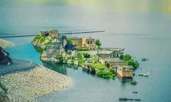 Hasankeyf’te su çekildi, tarih yeniden ortaya çıktı