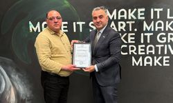 İlhan Kılıç’a Avrupa Azerbaycan Merkezi’nden Fahri Berat Ödülü