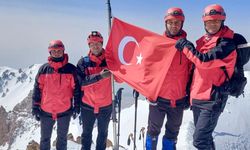 Jandarma 186'ıncı yılını Erciyes'in zirvesinde kutladı