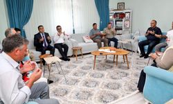 Kars Valisi Ziya Polat'tan şehit babasına 'Babalar Günü' ziyareti