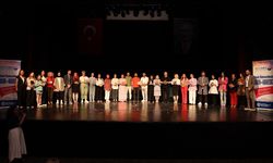 KO-MEK kursiyerlerine sahnede tam not