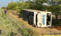 Konya'da yolcu otobüsü devrildi: 1 ölü, 26 yaralı