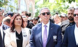 Mansur Yavaş, Ferdi Zeyrek’in cenaze törenine katıldı: “Halkın evladını uğurladık”
