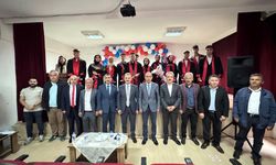 Şalpazarı Anadolu İHL'de 13 öğrenci kep fırlattı
