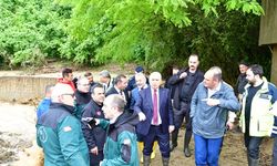 Trabzon Valisi Aziz Yıldırım, selin etkilediği bölgelerde incelemelerde bulundu